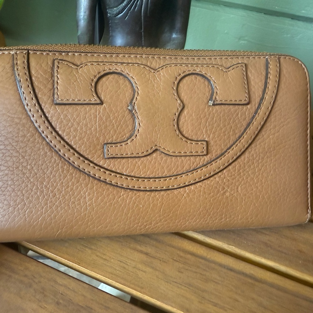 Tory Burch Brown Leather Wallet and Gold Tone Earrings  Set - Picture 5 of 5